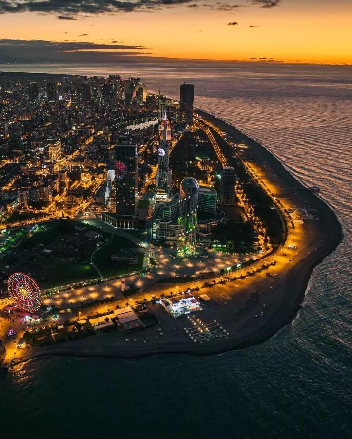 View & More Aparthotel In باتومي المظهر الخارجي الصورة