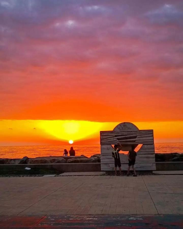 View & More Aparthotel In باتومي المظهر الخارجي الصورة